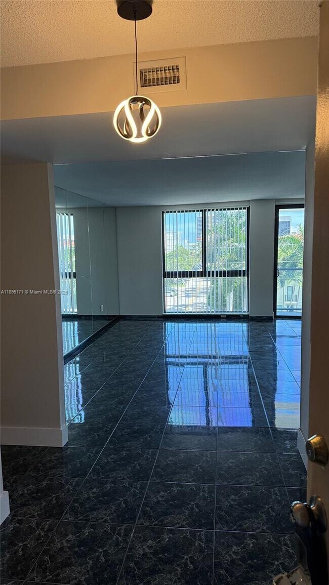 Photo - 9800 W Bay Harbor Dr Unit 509