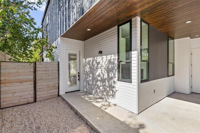 Photo - 613 Clifford Dr Townhome