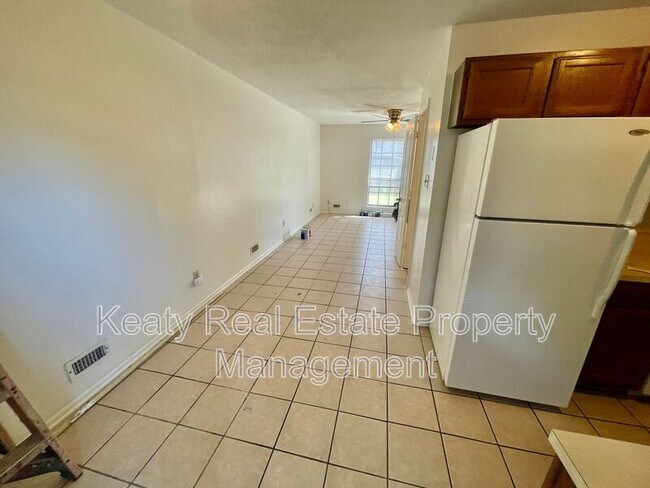 Photo - 118 Country Ln
