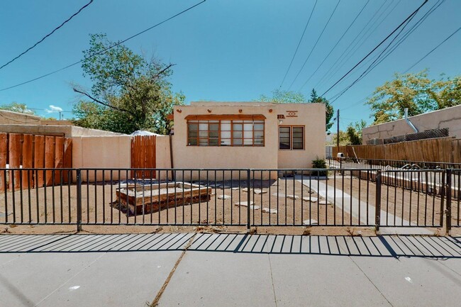 Building Photo - 212 Mesa St SE Unit 212 Mesa SE