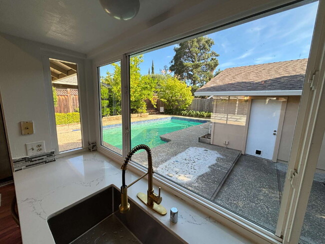 "Beautiful and Open Concord Retreat: 3-Bed... - "Beautiful and Open Concord Retreat: 3-Bed... Apartamento