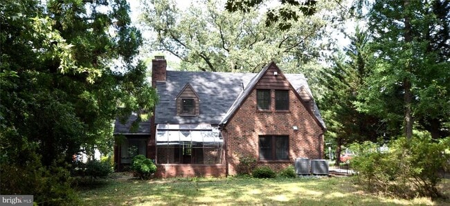 Building Photo - 4409 Beechwood Rd