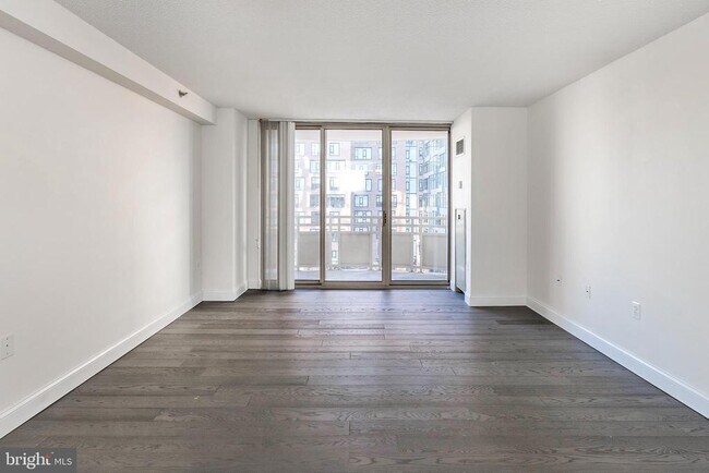 Photo - 4801 Fairmont Ave Unit 713