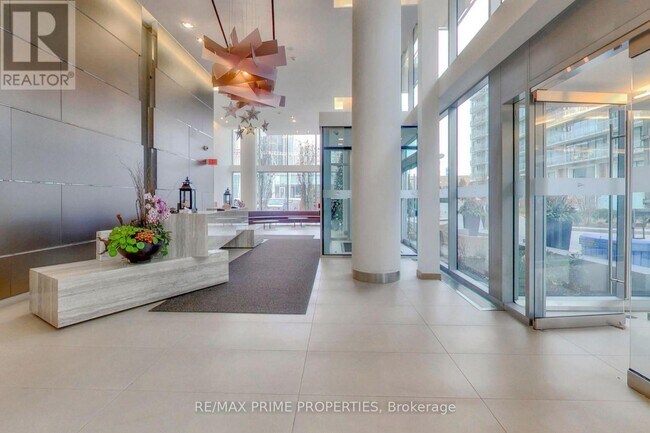 Photo - 39 Queens Quay E Unité 504