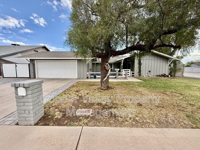 Building Photo - 4415 W Gelding Dr