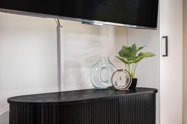 Building Photo - 37 Gold Ave NW Unit ID1346765P