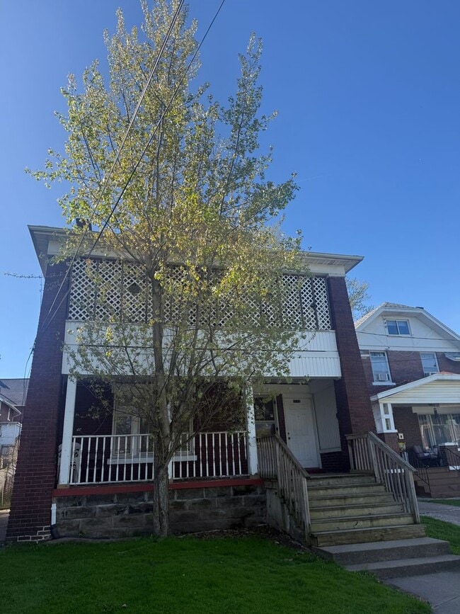 Building Photo - 1111-1113 Brown Ave. Unit 1111