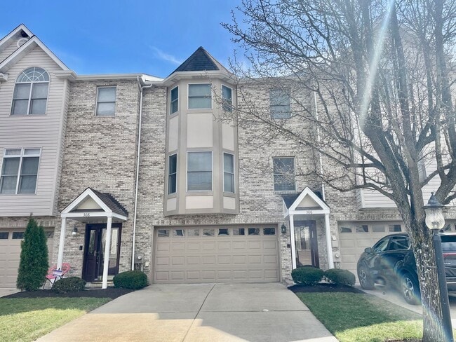 Building Photo - 2 Bed 2 full and 2 1/2 Bath- Imperial PA Rental