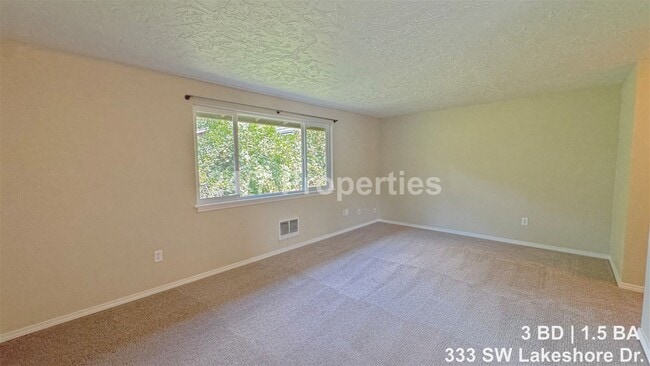 Photo - Freshly Updated 3 BD | 1.5 BA Unit - Downtown Estacada