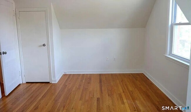 Photo - 122 Oberlin Rd