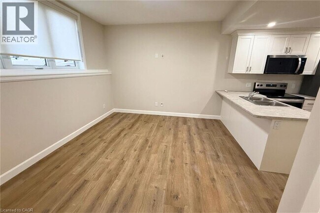 Photo - 675 Princess St Unité Lower Left