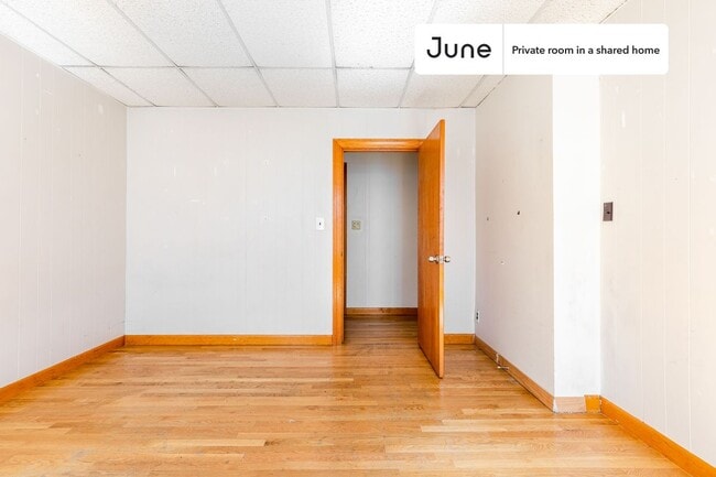 Photo - Room in Shared 5 bed/1 bath home Unidad C