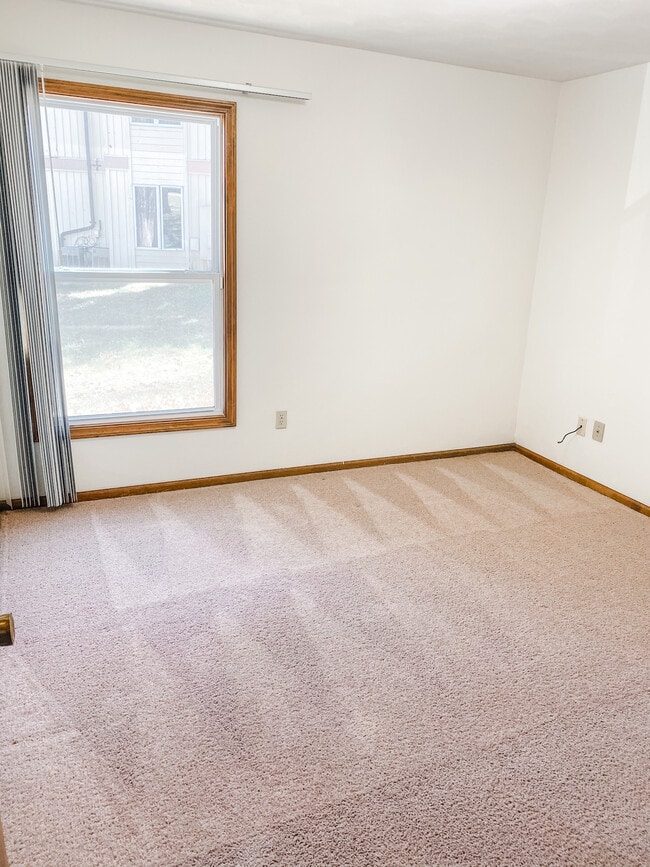 Photo - Woodlander Apartments