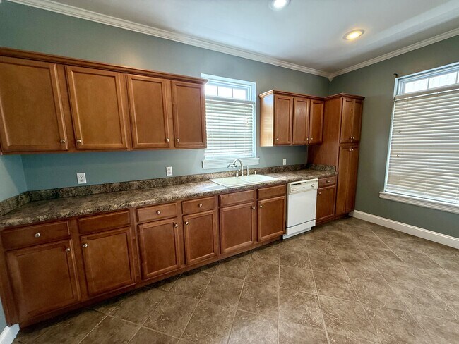 Photo - 98 Melrose Dr