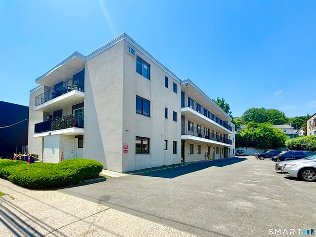 Building Photo - 900 Hope St Unit 3A