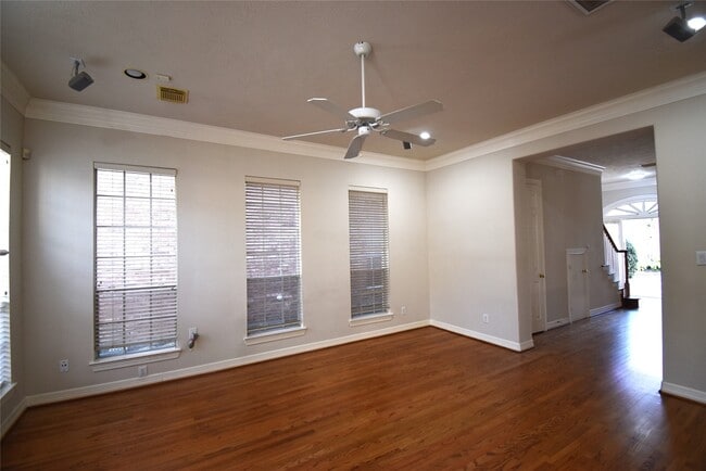 Photo - 2835 Briarhurst Park