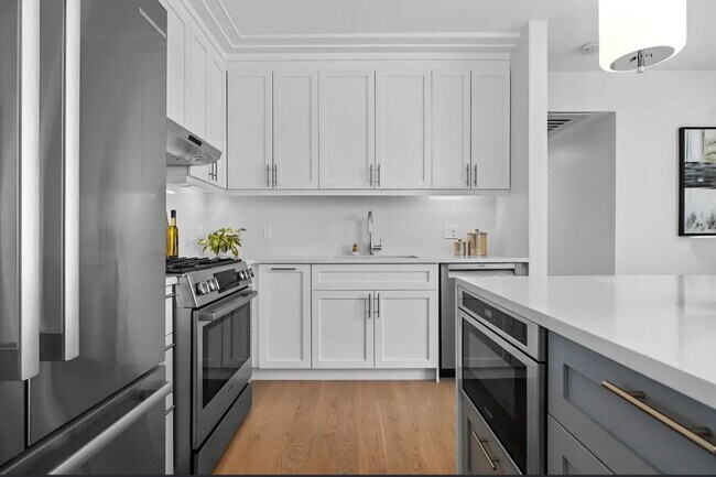 Photo - 301 Border St Unit PH09