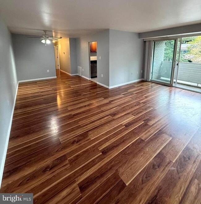 Building Photo - 5602 Bismach Dr Unit 204