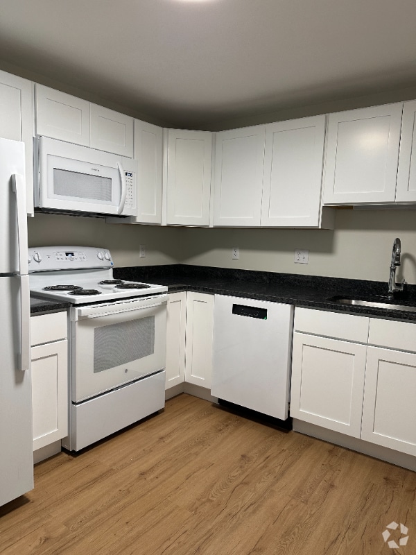 Building Photo - 220 Providence Rd Unit 121 Rental