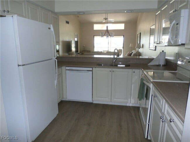 Photo - 16301 Kelly Woods Dr Unit 205