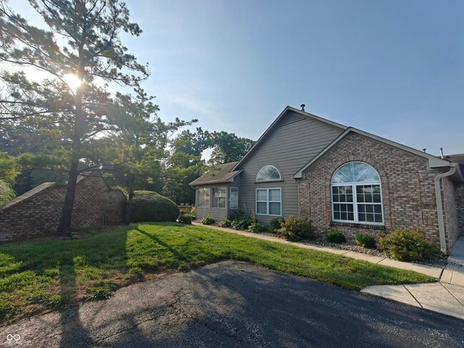 Building Photo - 2392 Steeple Chase