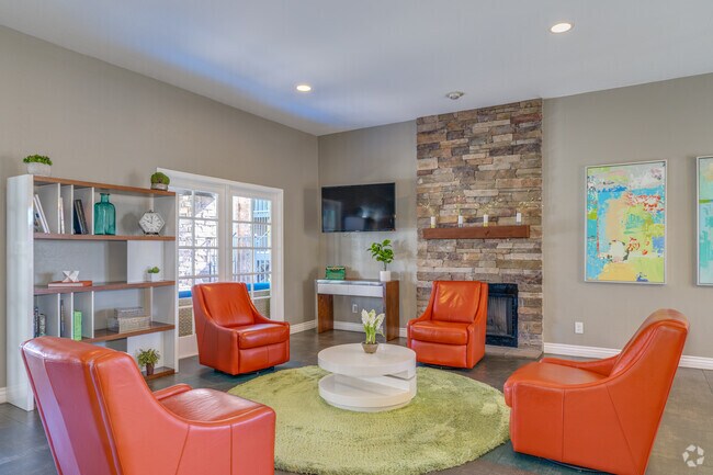 Clubhouse - Willow Creek