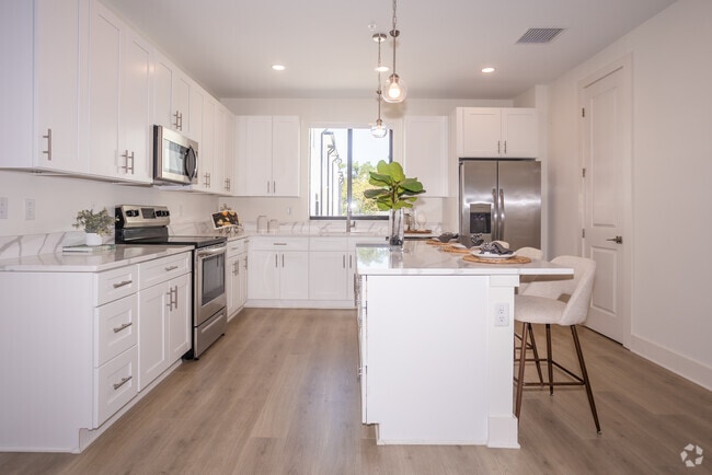 3BR, 3.5BA - 2280SF - Highland at Park Lake