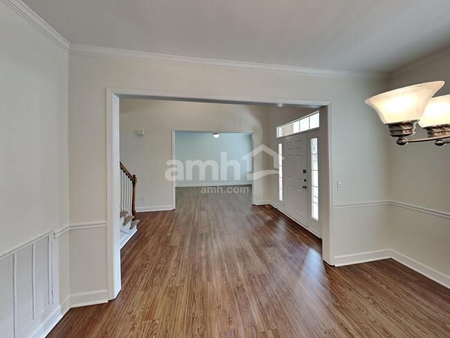 Photo - 3063 Romain Trail