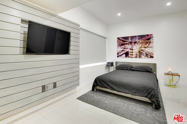 Photo - 508 Kings Rd Unit 5