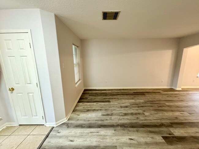 Photo - 1910 Plum Falls Ln