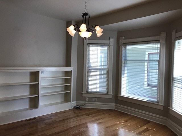 Photo - Vintage, Northend, Spacious Home ~ Availab...