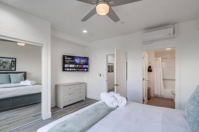 Building Photo - 4505 Park Blvd Unit ID1024467P Rental