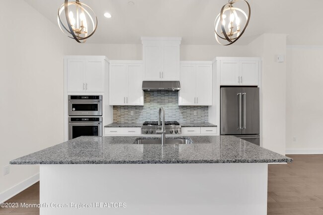 Photo - 5 Blaisdell Ct Unit 9