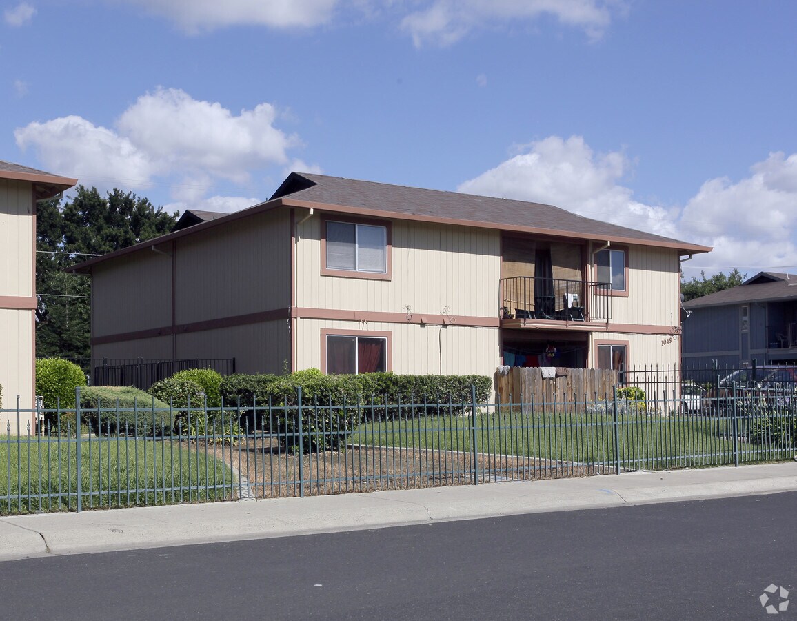 Photo - 959 Orchard Way