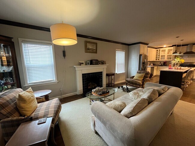 Photo - Beautifully renovated Midtown charmer