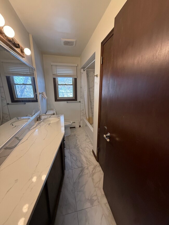 Photo - 1274 Saint Albans St N