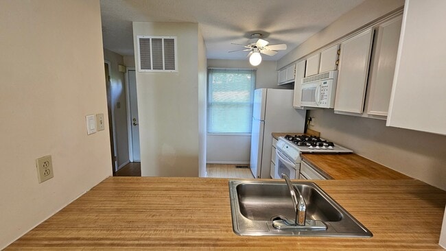 1103 Bonnie Brae Dr