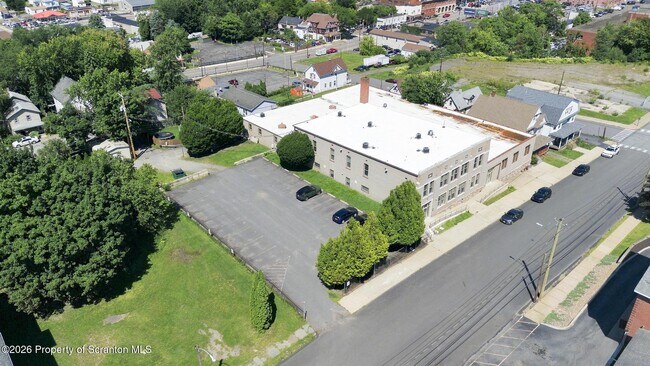 831-831 Adams Ave