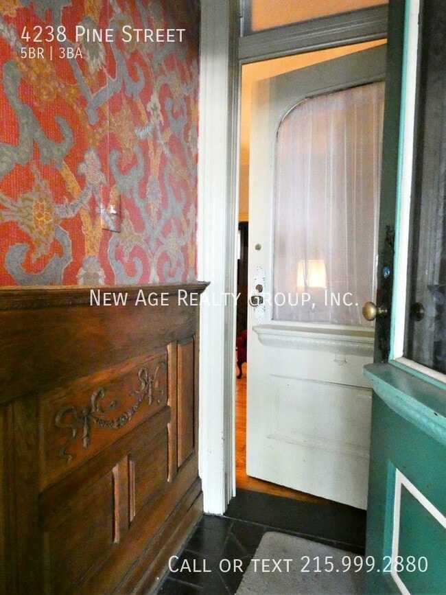 Photo - 4238 Pine St