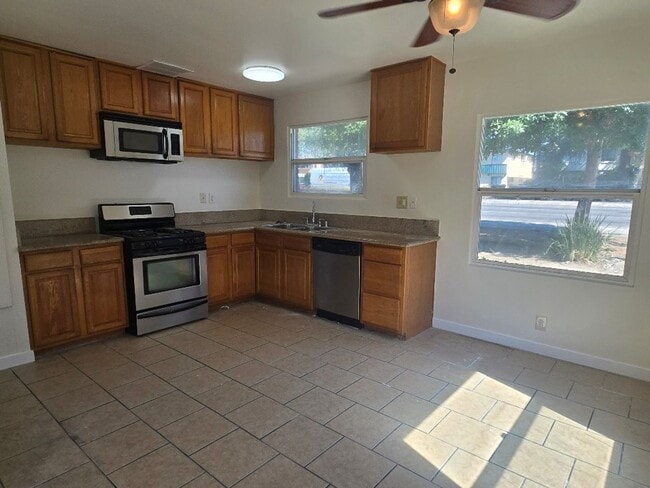 Photo - Large 2-bedroom 1 bath unit in Van Nuys Unit 15908-1