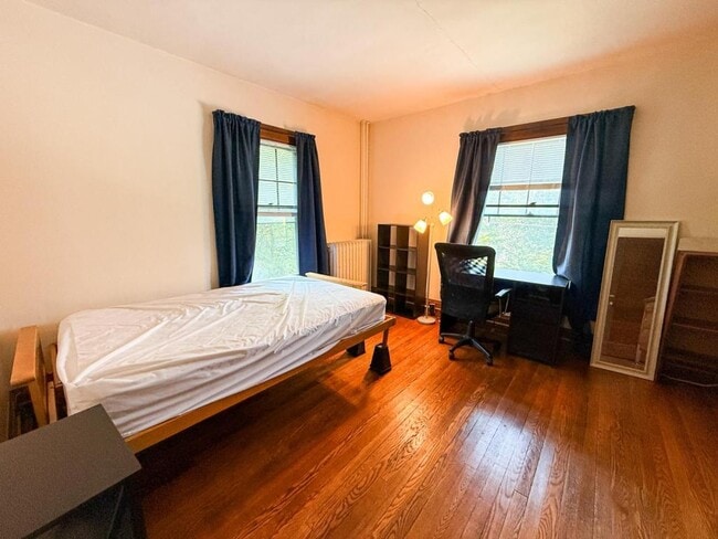 Photo - 207 Kelvin Pl