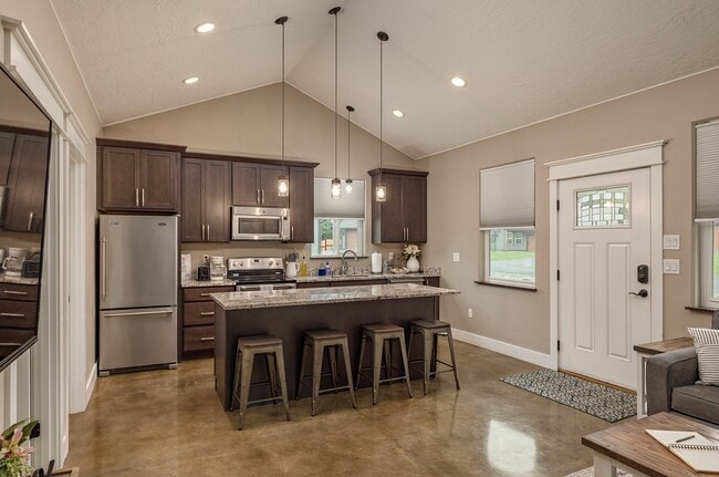 Photo - 751 W Seldon Rd