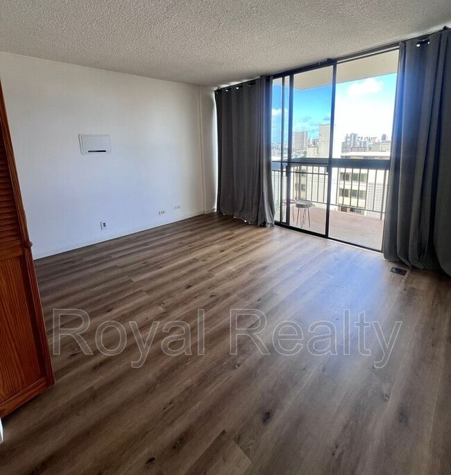 Building Photo - 1560 Thurston Ave Unit #503