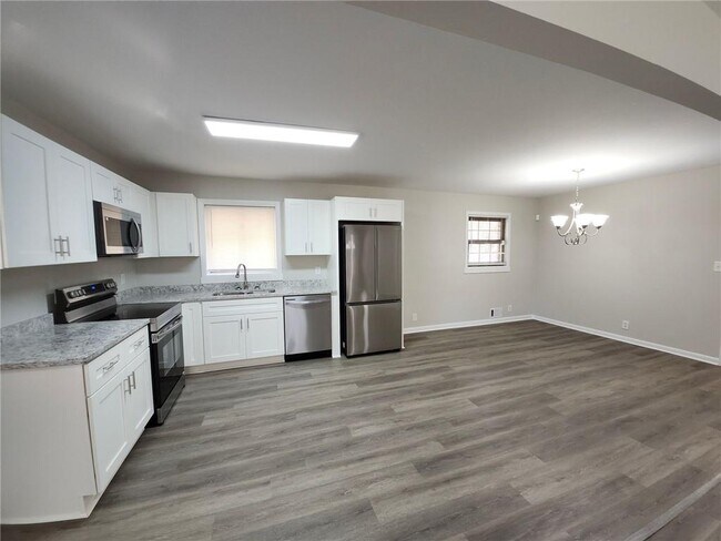 Photo - 5370 Longmeadow Ln