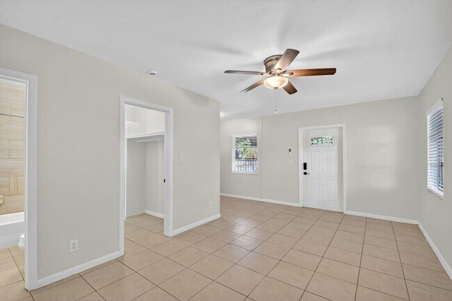 Photo - 5009 Spruce Ave