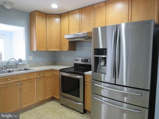 Photo - 46 Desert Rose Way