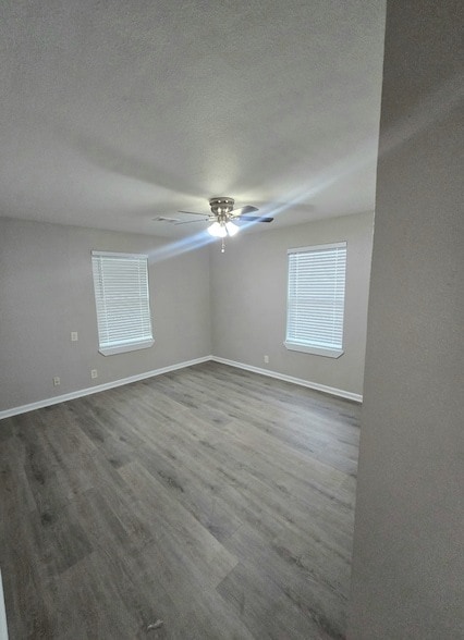 Photo - 4834 Clover St