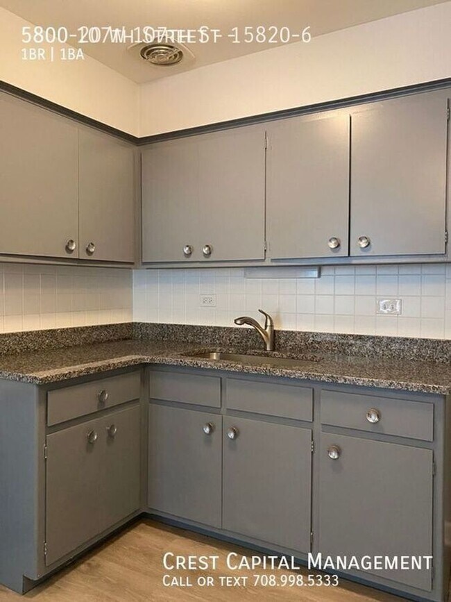 Photo - 5820 107th St Unidad 4