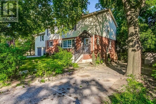 Photo - 302 Maple Ave
