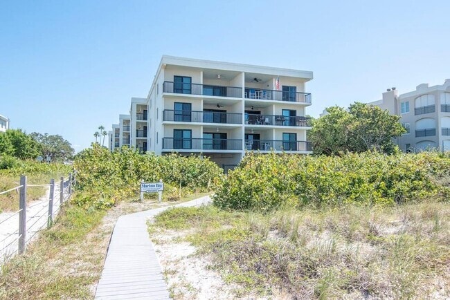 Building Photo - 3200 Gulf Blvd Unit 205 Rental